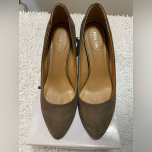 Nine West - Taupe Suede